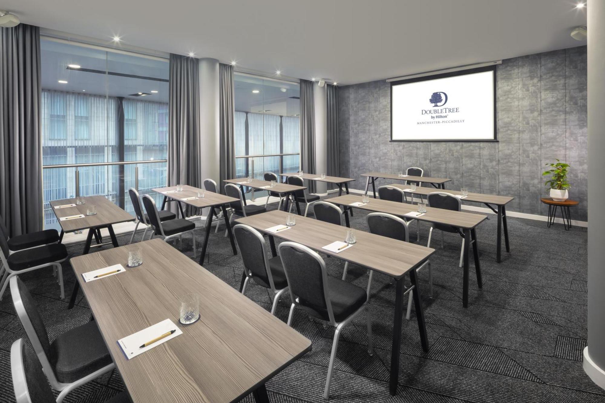 Doubletree By Hilton Manchester Piccadilly — Photos 1